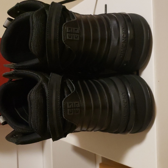 Givenchy sneakers - Picture 3 of 13